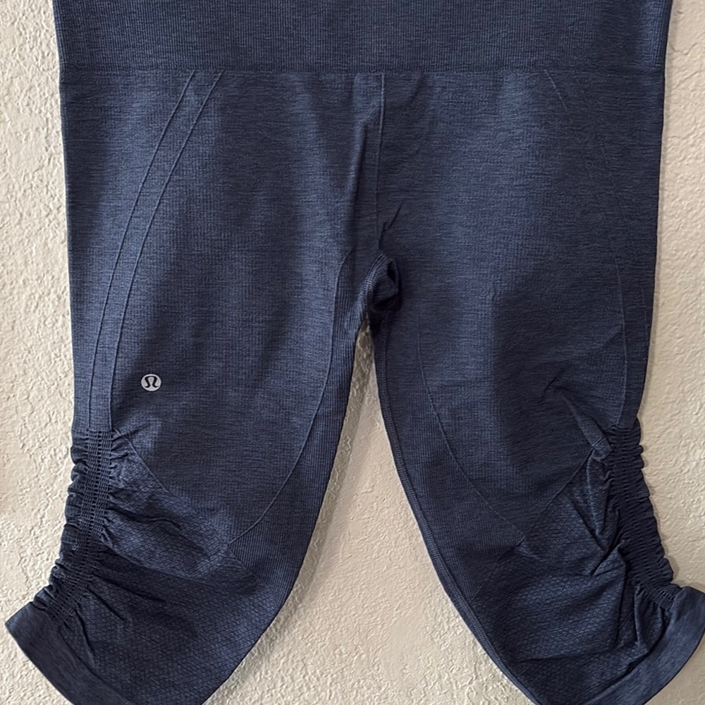 Lululemon Athletica Blue Leggings with Ruched Detailing